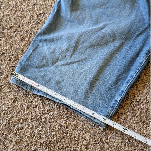 NILI LOTAN Julie Denim Pleated Trouser Shorts in Blue Fadded Wash, size 28 - Picture 7 of 9